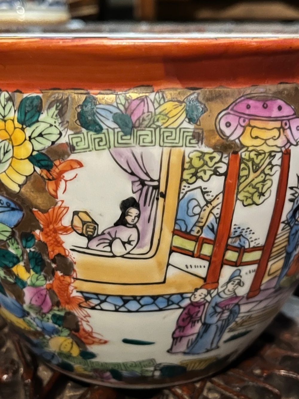 Late Qing/Early Republic Famille Rose Porcelain Planter Bowl